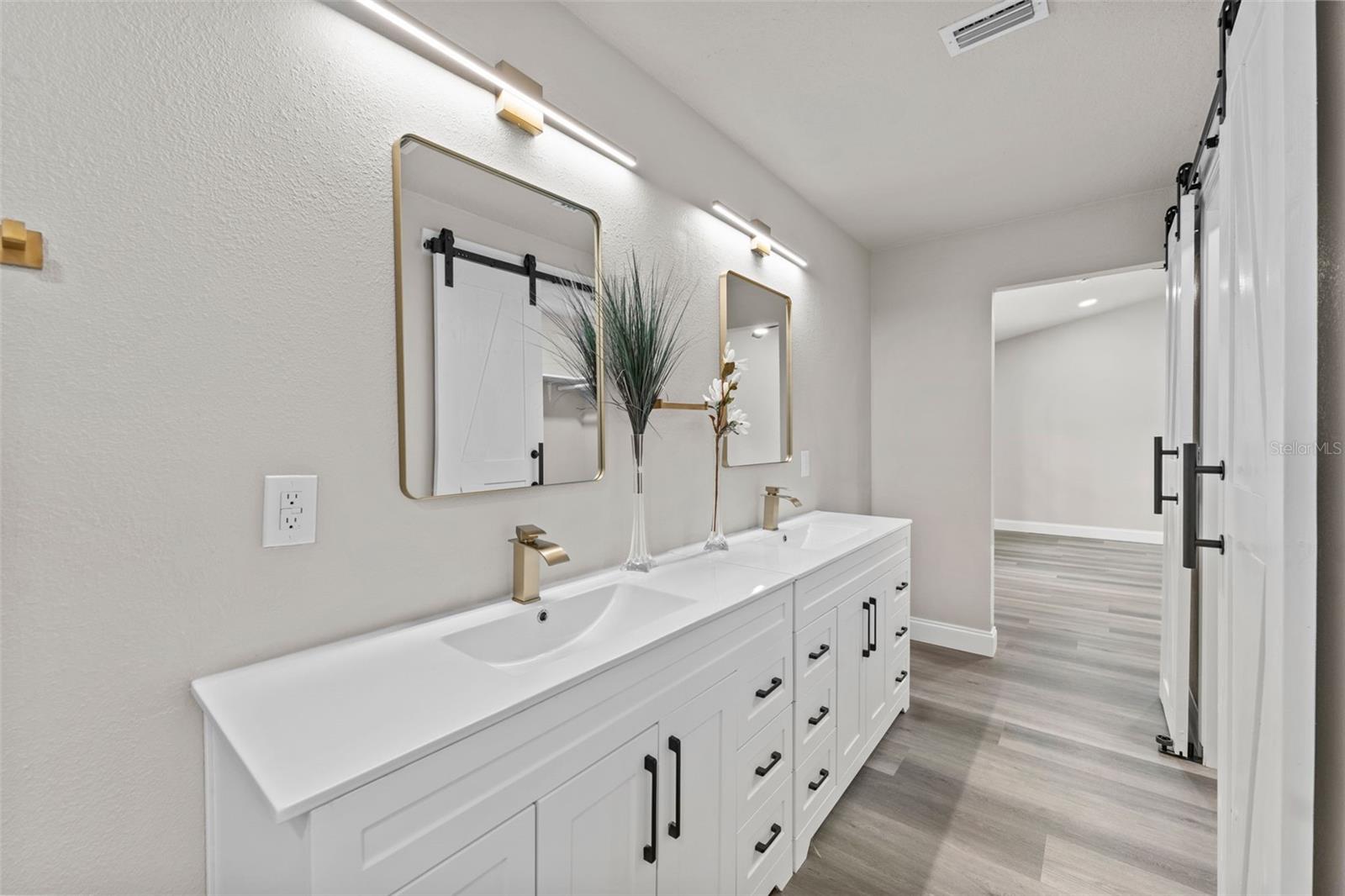 TAMPA HLNDS - Residential