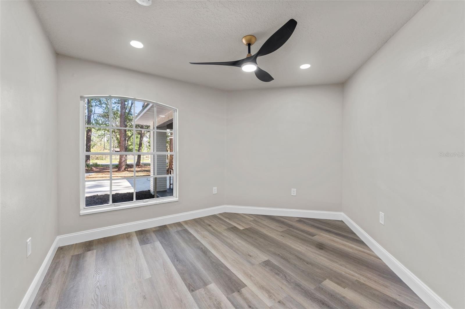 TAMPA HLNDS - Residential