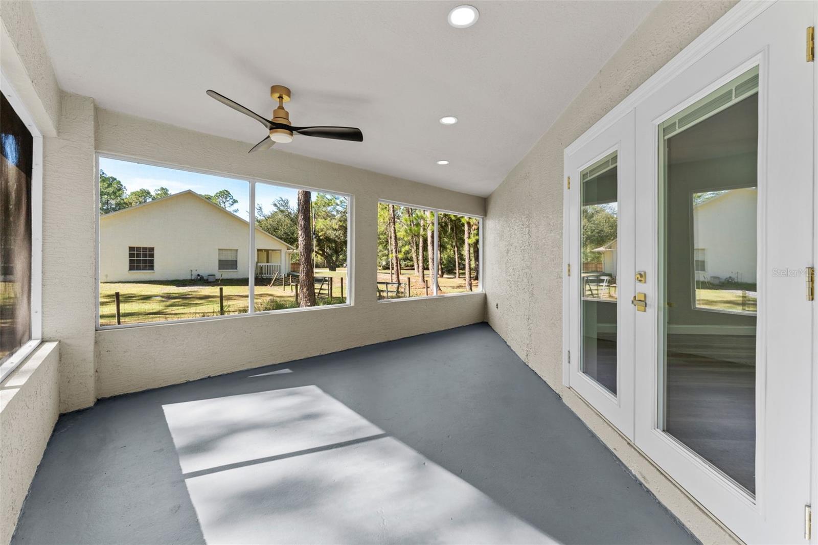 TAMPA HLNDS - Residential