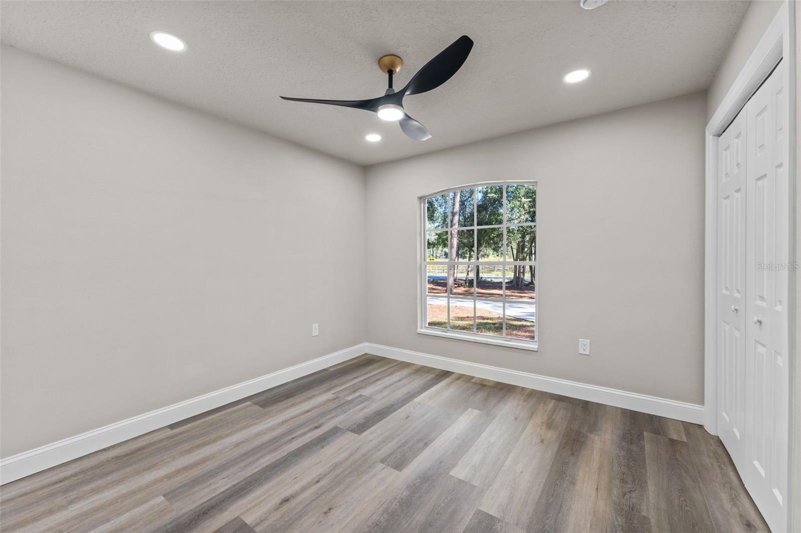 TAMPA HLNDS - Residential