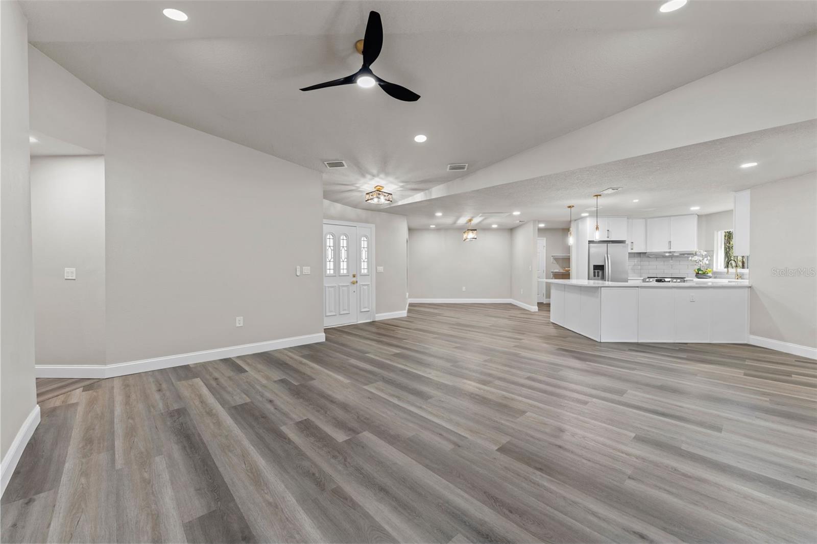 TAMPA HLNDS - Residential