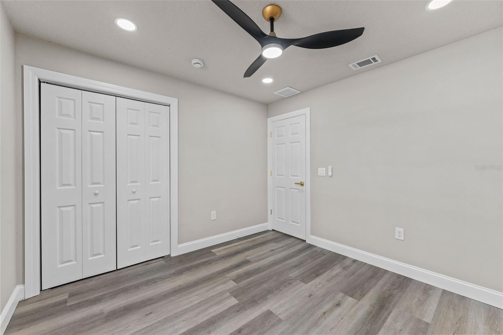 TAMPA HLNDS - Residential