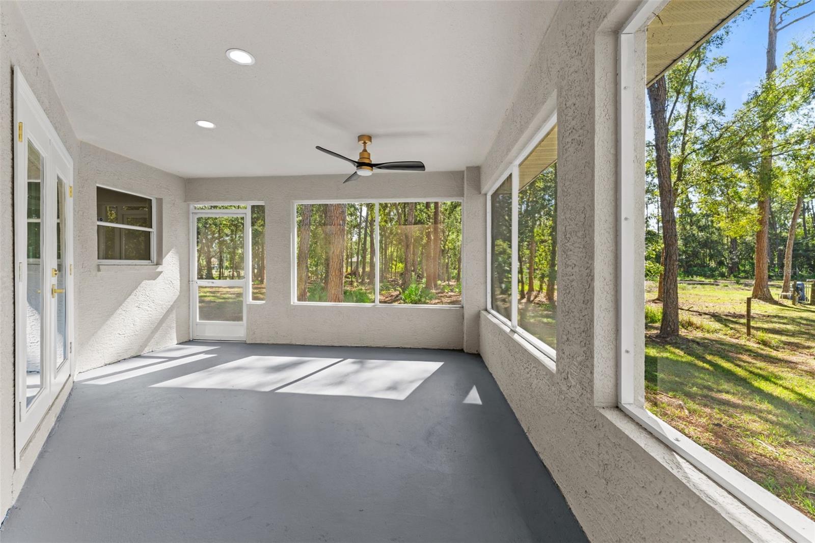 TAMPA HLNDS - Residential