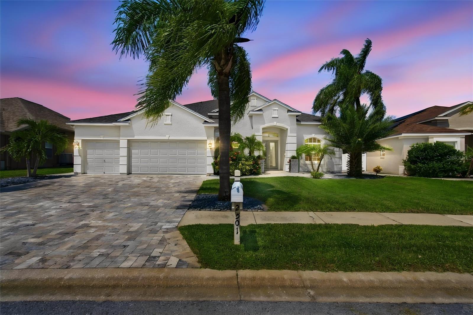 2501 BAY FIELD COURT