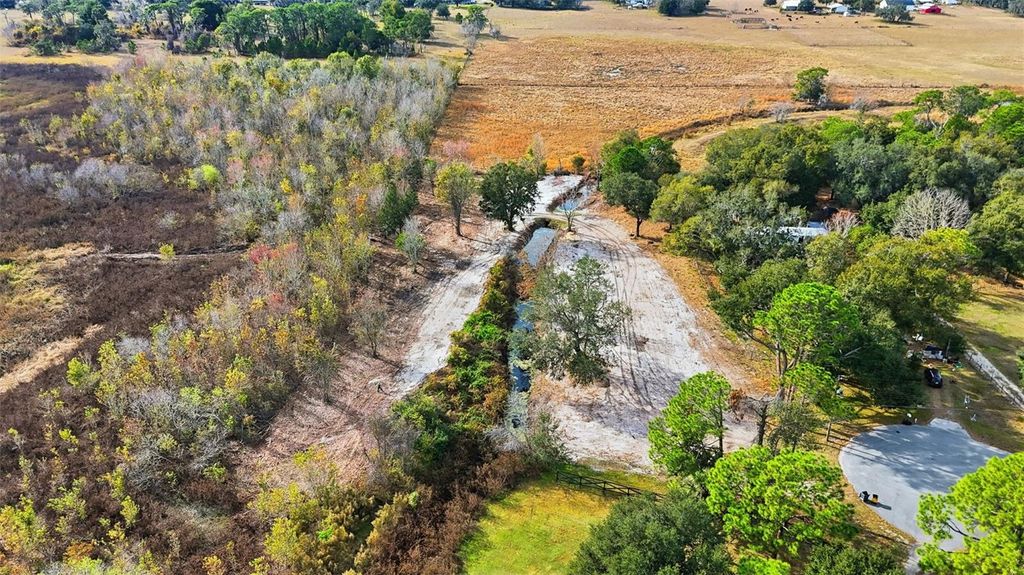 Photo of Gibson Oaks Drive, Lakeland, FL 33809 (MLS # L4958241)