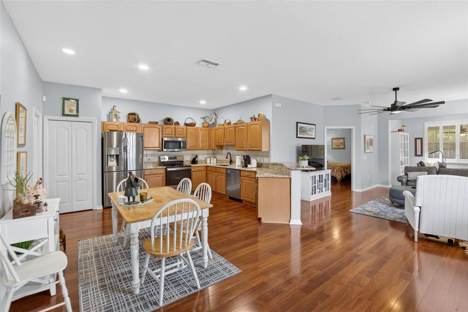 EAGLE GREENS CONDO/WALDEN LAKE - Residential