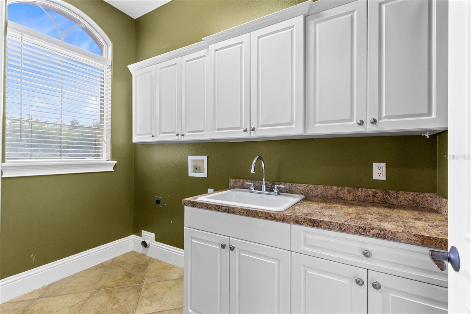LAKE MARKHAM PRESERVE - Residential
