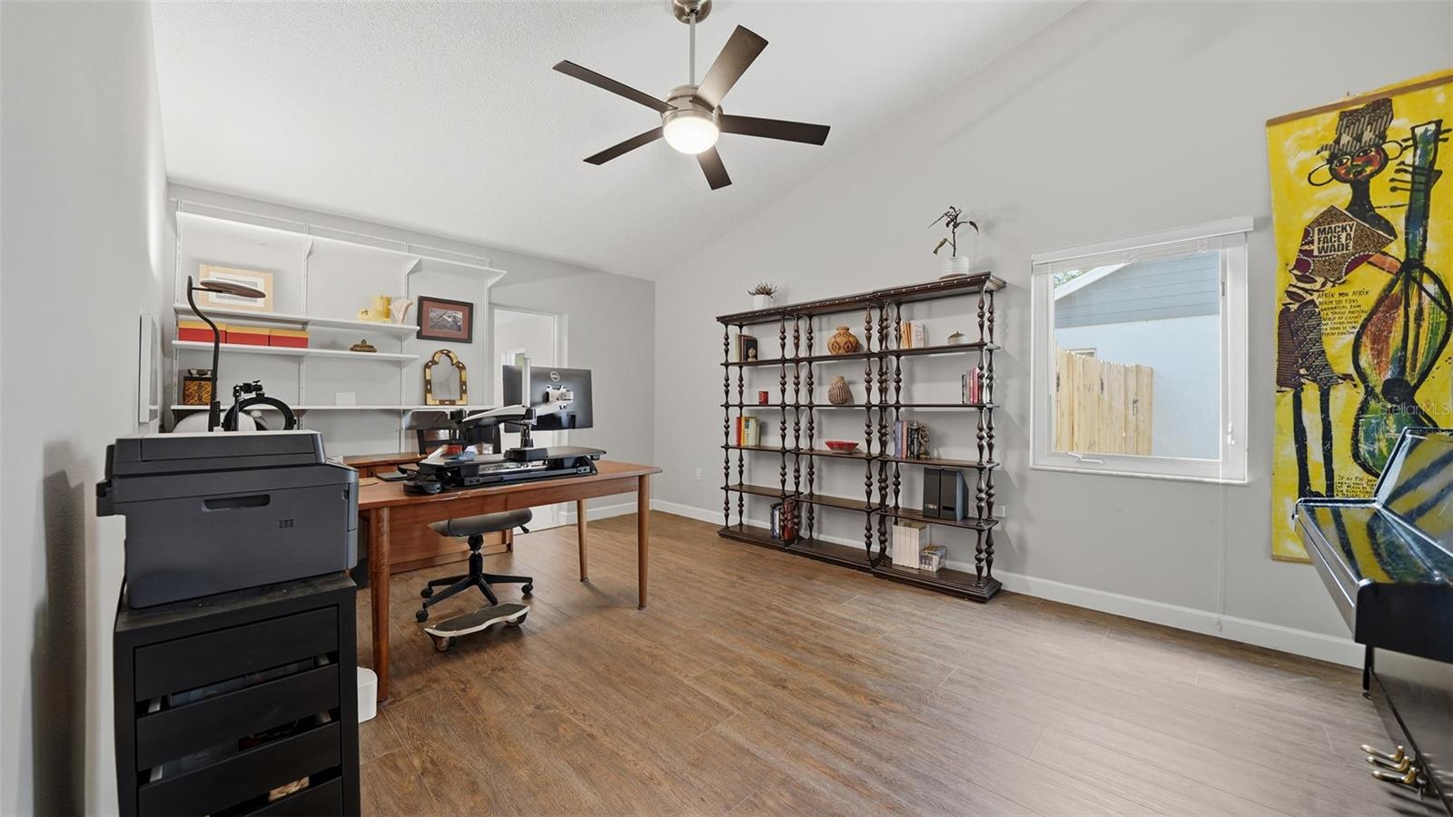 HAMLETS GROVE - Residential