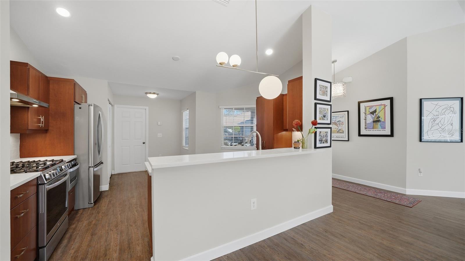 HAMLETS GROVE - Residential