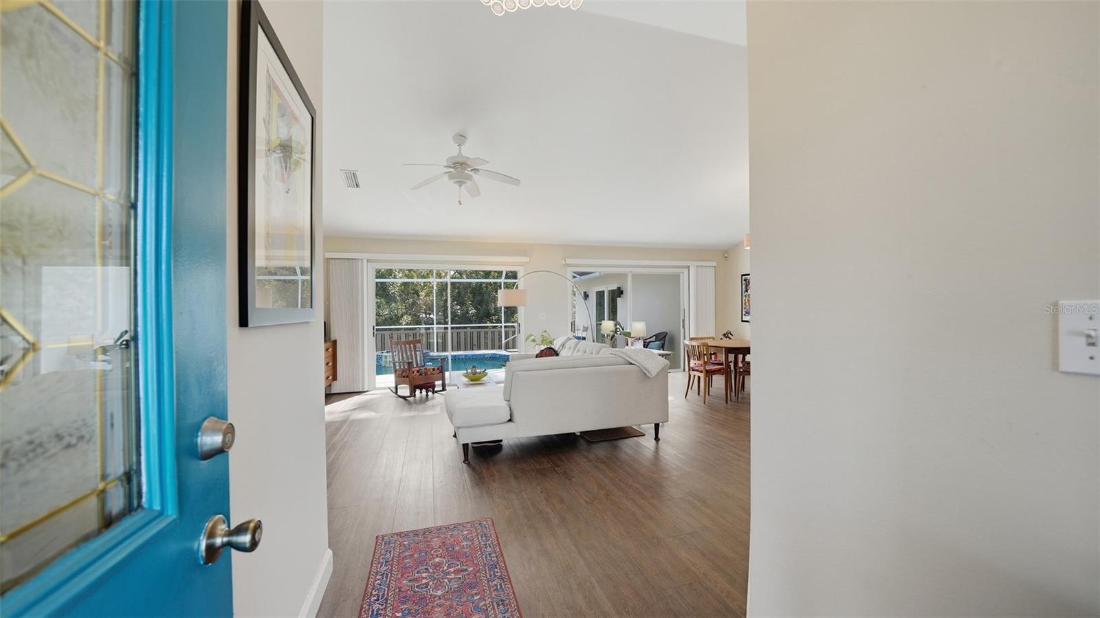 HAMLETS GROVE - Residential