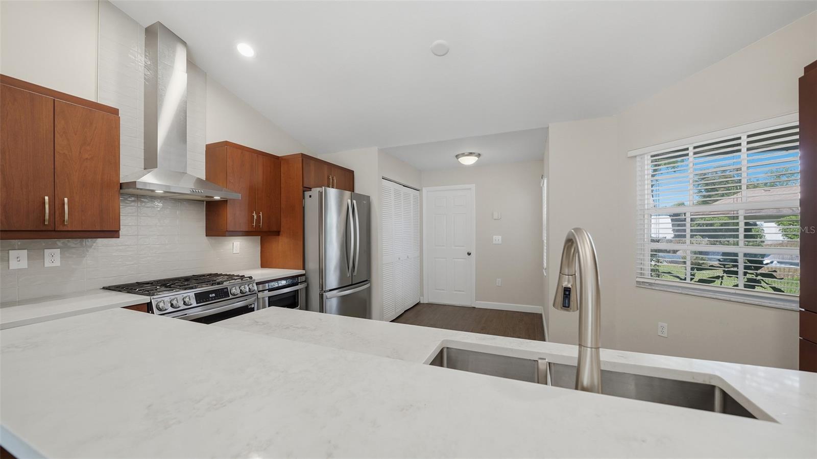 HAMLETS GROVE - Residential