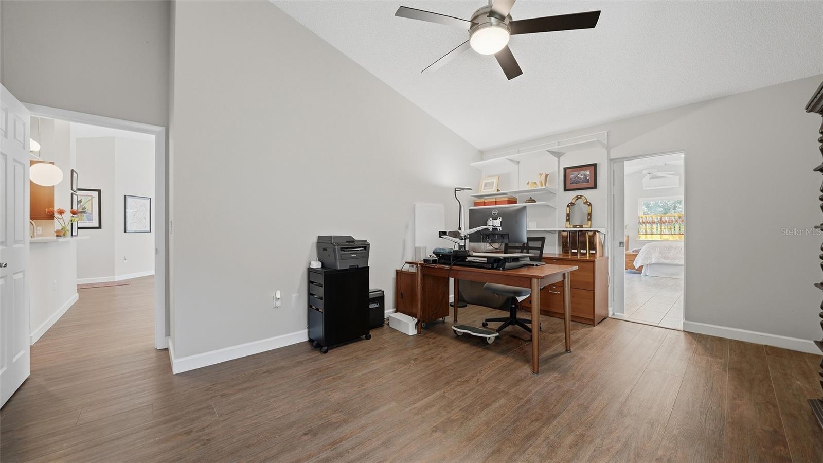 HAMLETS GROVE - Residential