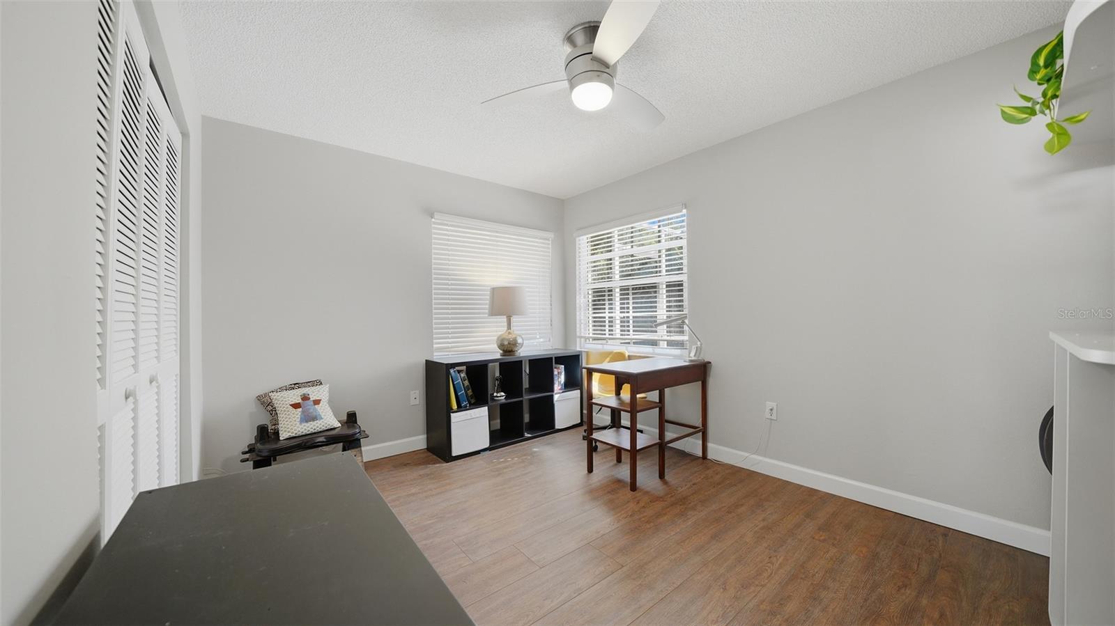 HAMLETS GROVE - Residential