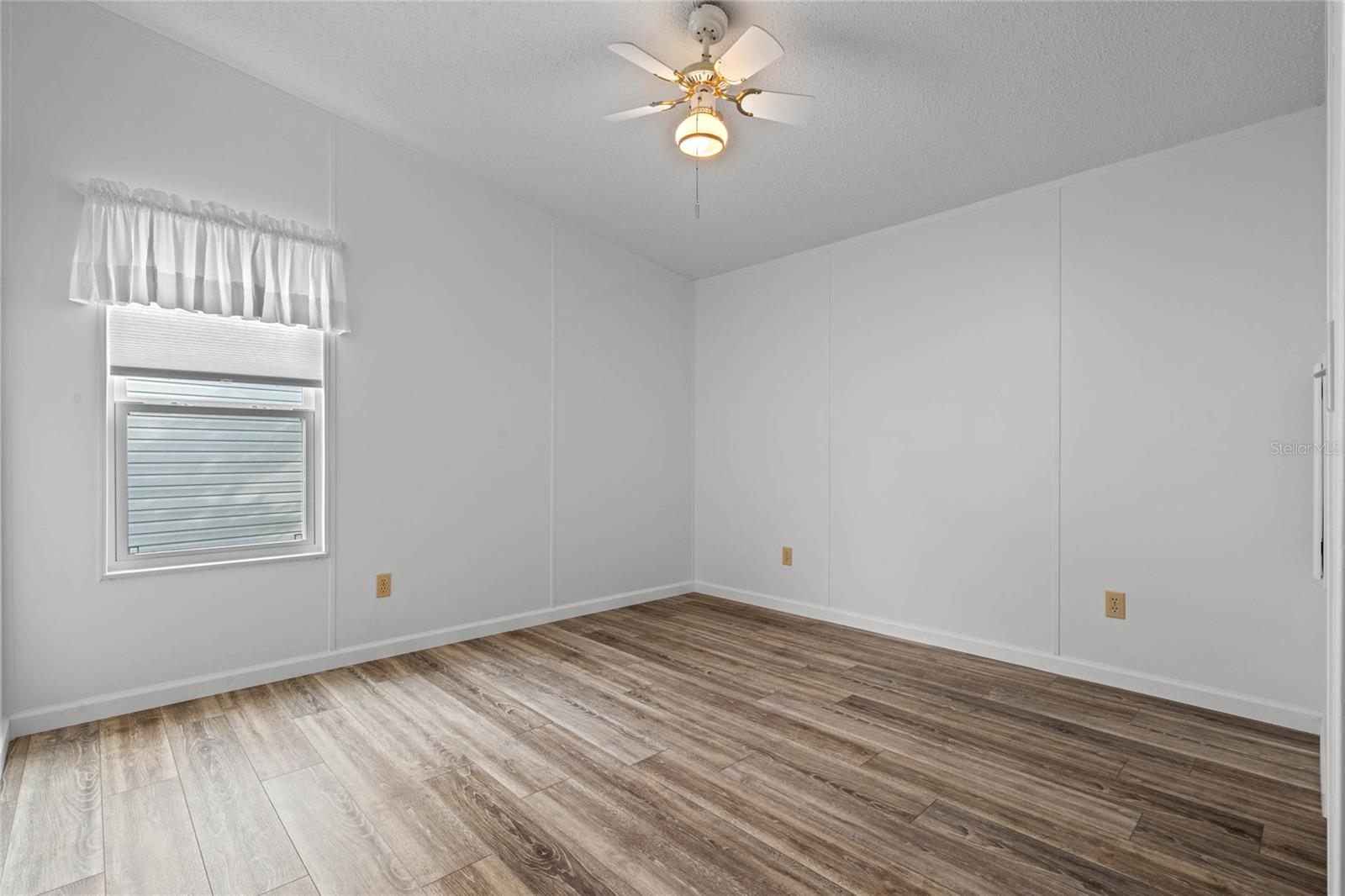 TAVARES IMPERIAL MOBILE TERRACE UNIT 04B - Residential