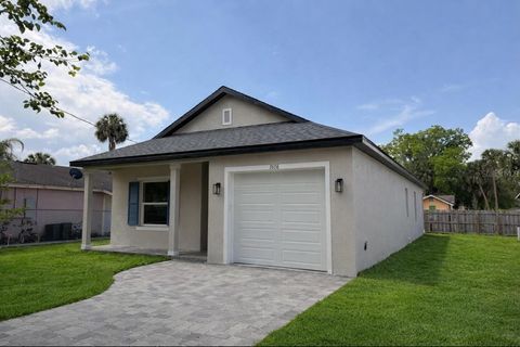 Photo of 1606 Peach Avenue, Sanford, FL 32771 (MLS # O6394371)