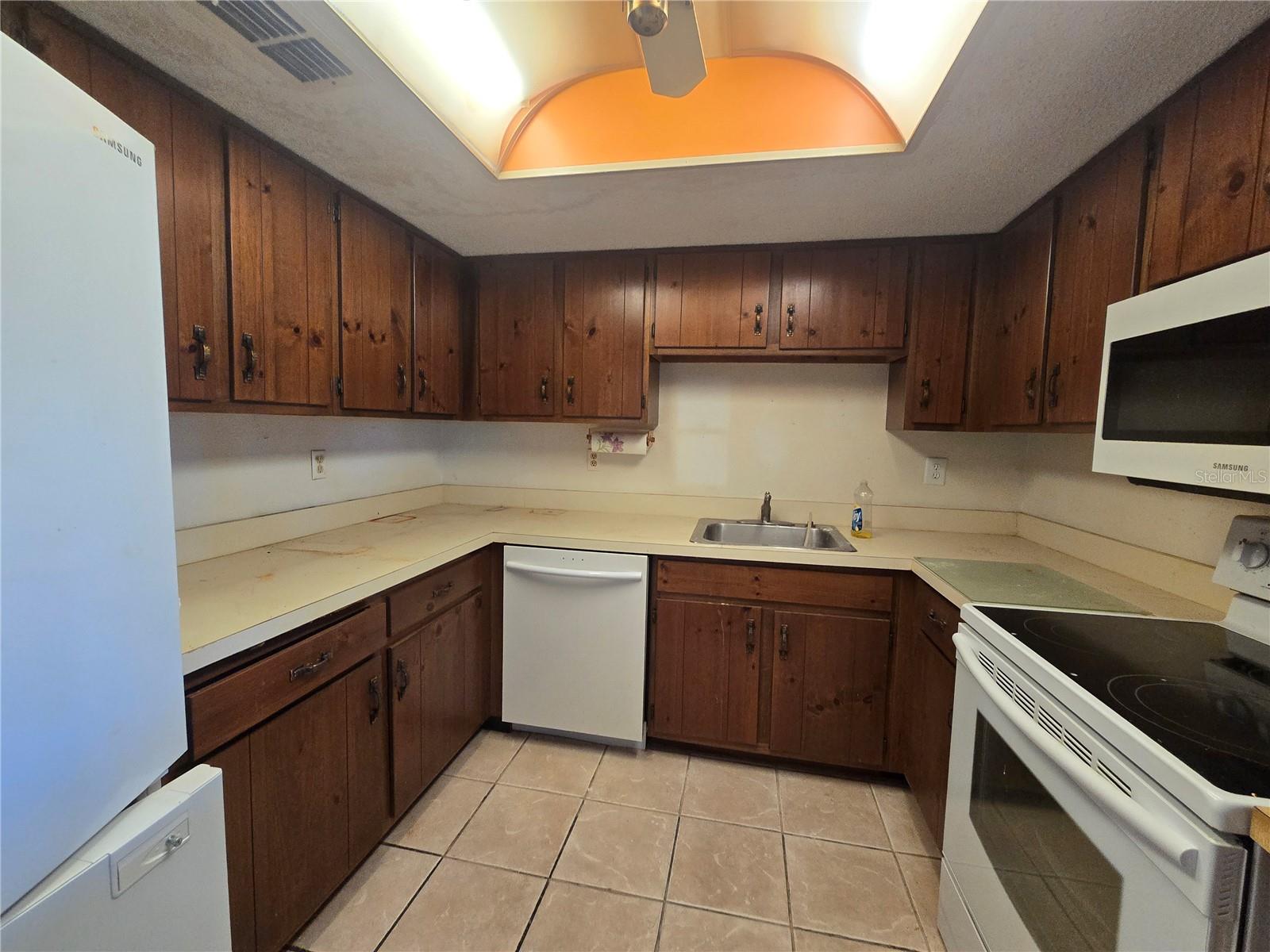 512 FAIRWAYS CIRCLE A