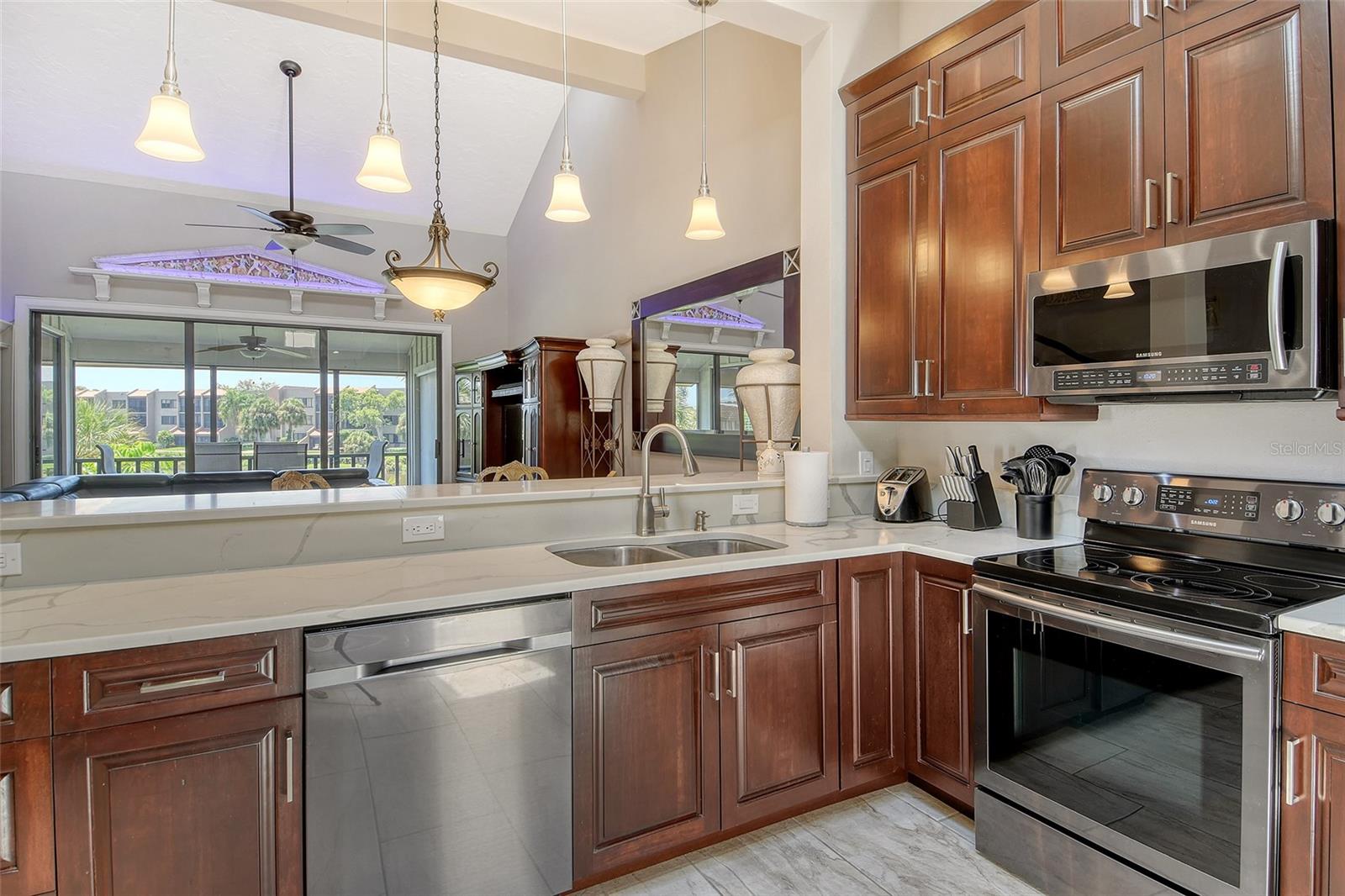 LAKE ARROWHEAD - Residential