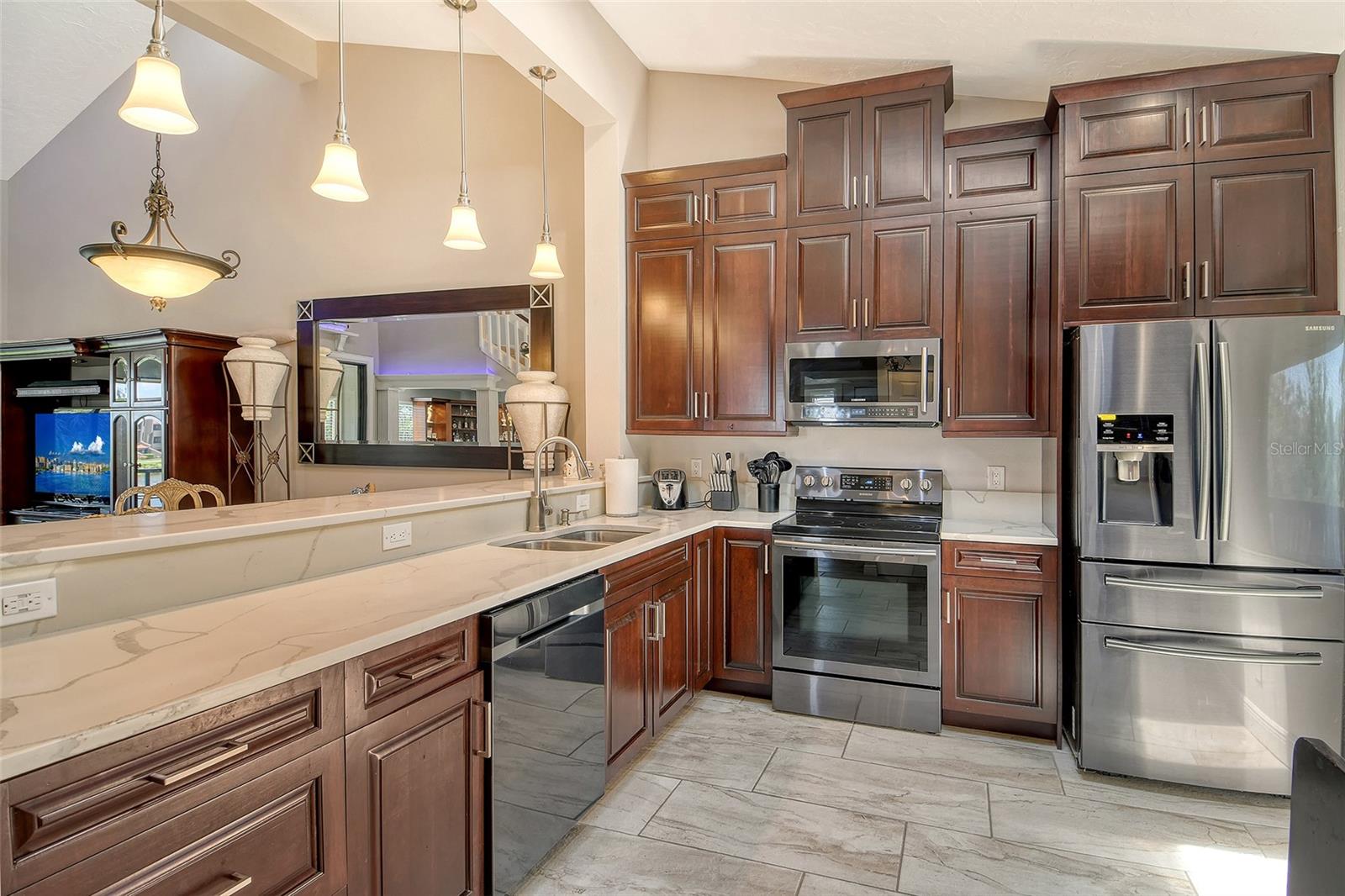 LAKE ARROWHEAD - Residential