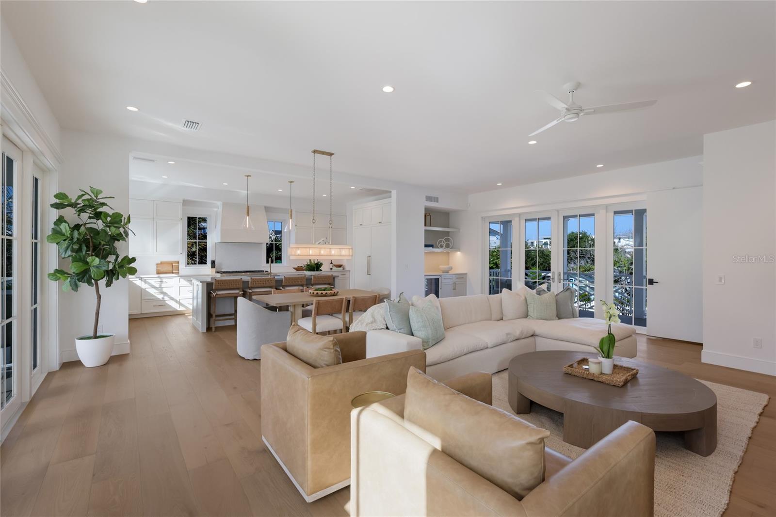 ANNA MARIA BEACH - Residential