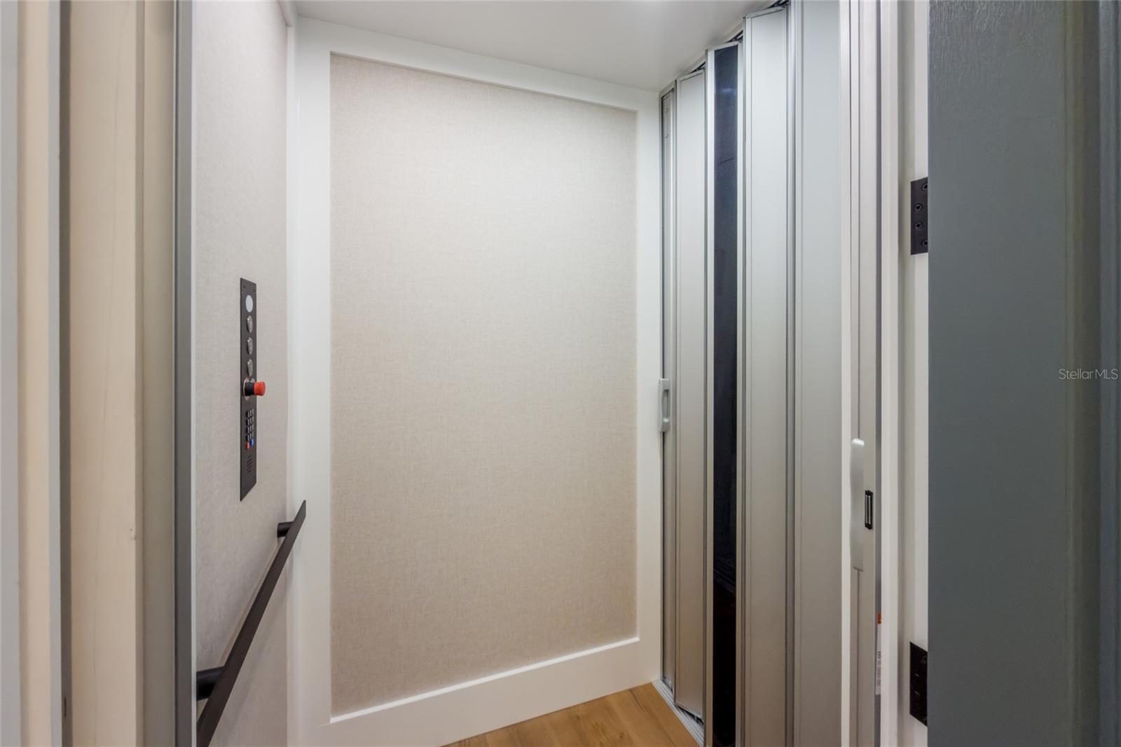 ANNA MARIA BEACH - Residential