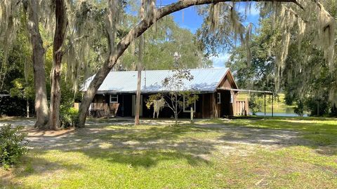 A home in HAWTHORNE