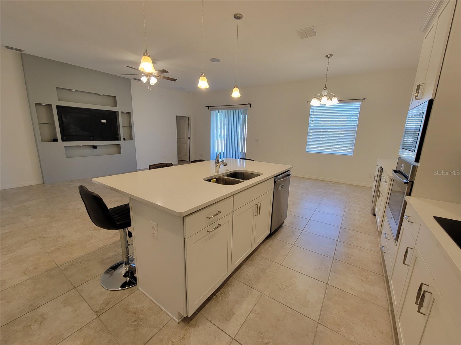 SOLA VISTA - Residential Lease