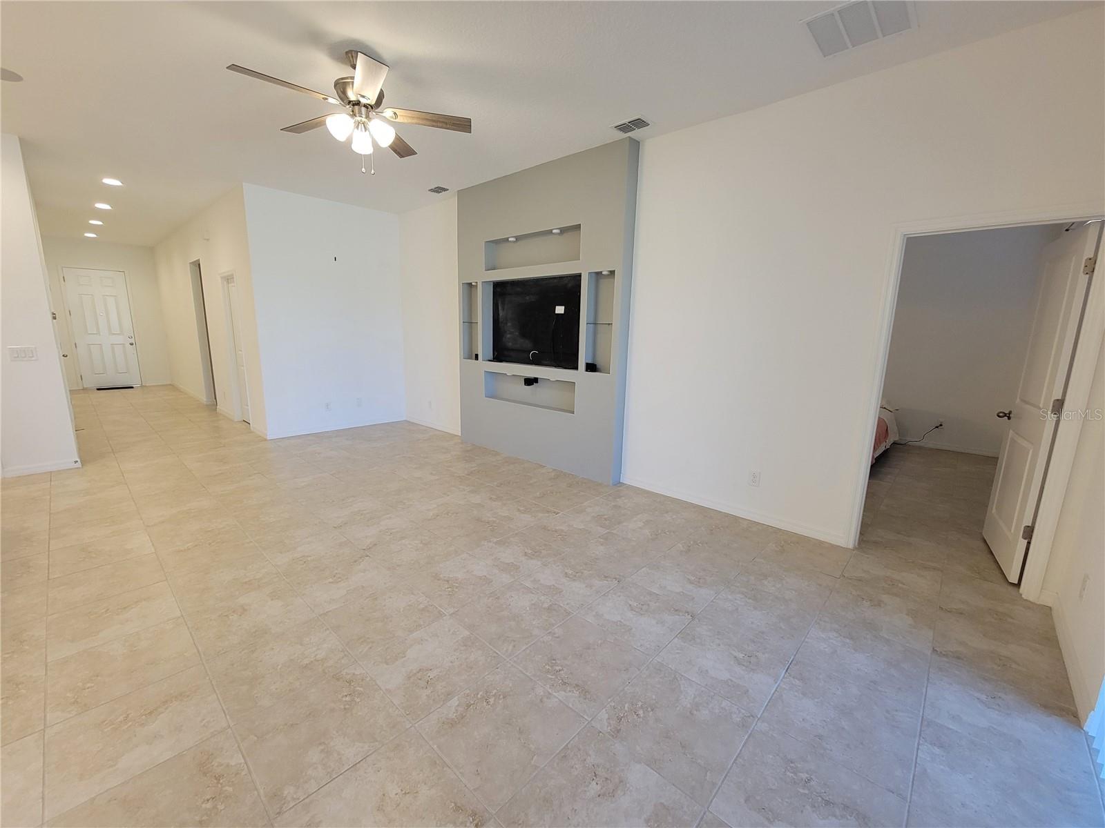 SOLA VISTA - Residential Lease