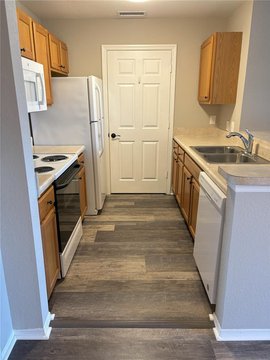 BAY POINTE AT CORTEZ PH 2-6 - Residential Lease