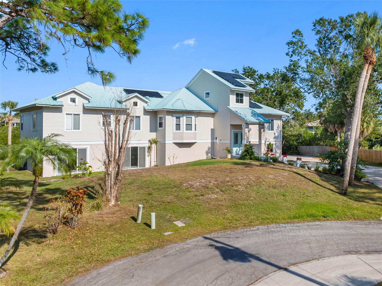 1580 MACCHESNEY DRIVE