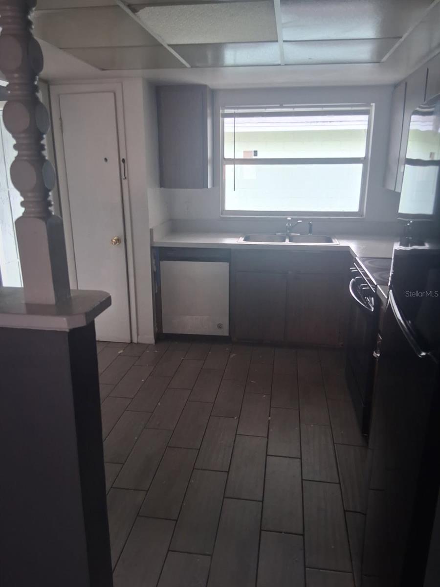 LAUREL HILLS CONDO - Residential Lease