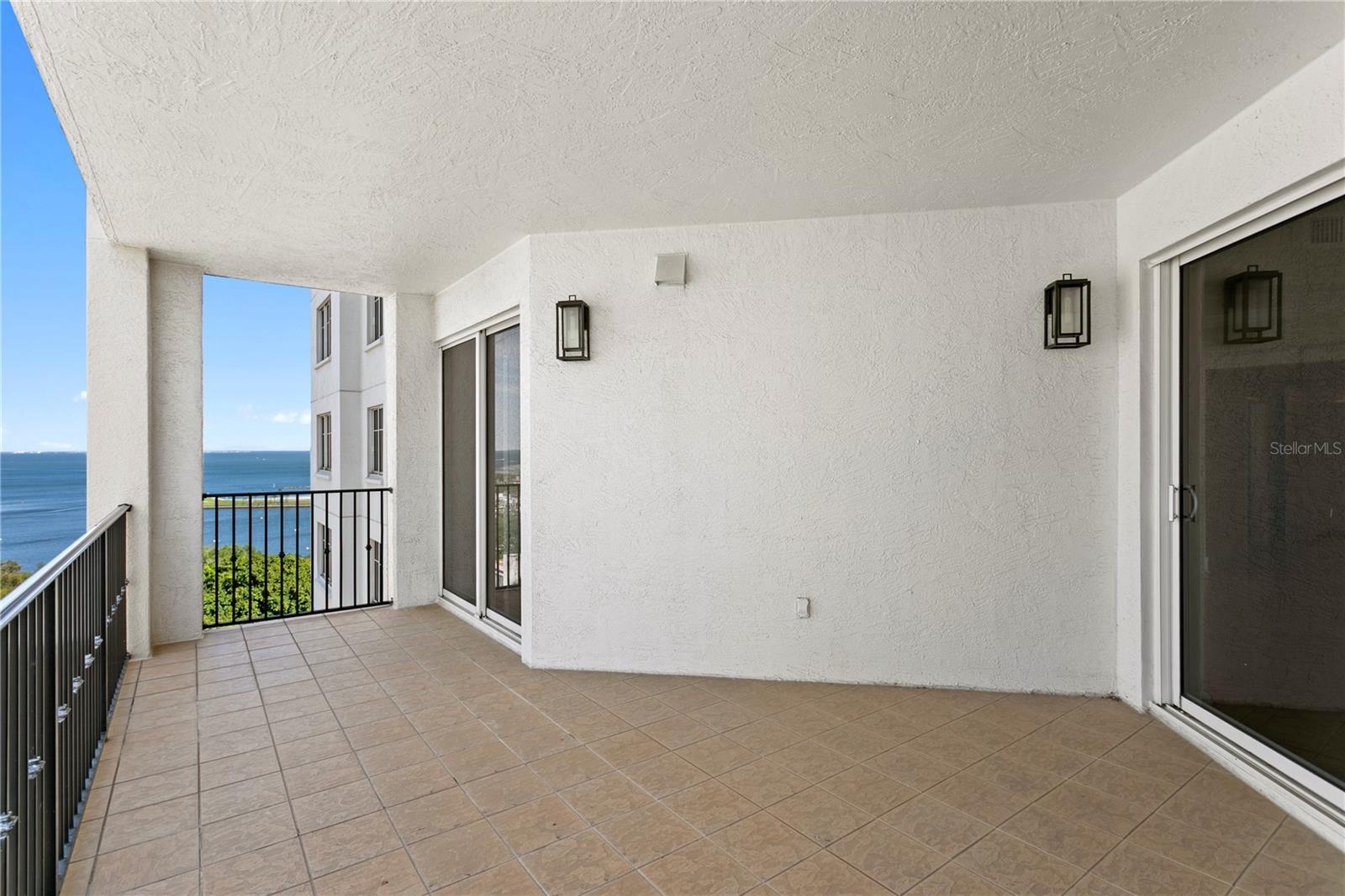 PARKSHORE PLAZA CONDO - Residential