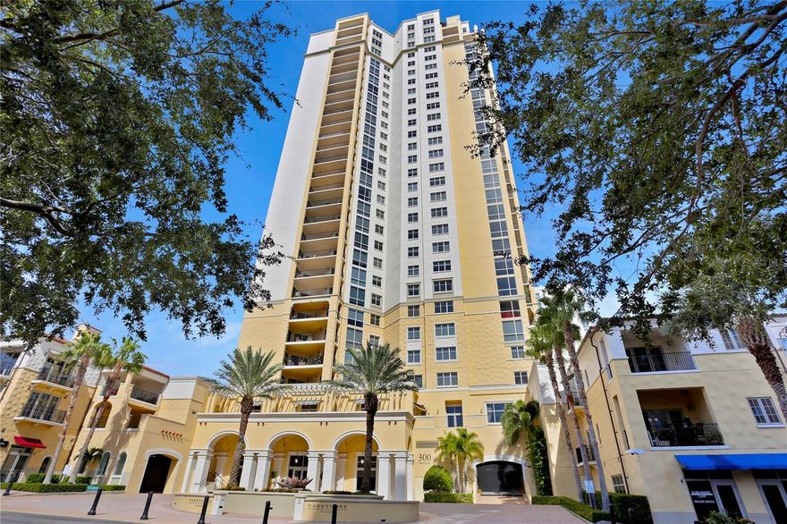 The Parkshore, one of St Pete's favorite Beach Drive towers. Great location, wonderful views, gorgeous amenities, excellent concierge services and of course wonderful residences with thoughtful layouts, spacious rooms and private elevators.
This unit on the 12th floor is a much preferred level as the height from the balconies and on the interior, is close enough to see the activity on the waterfront and parks across to other neighborhoods, but high enough to have panoramic views. 2 parking spaces for the condo. More details to follow