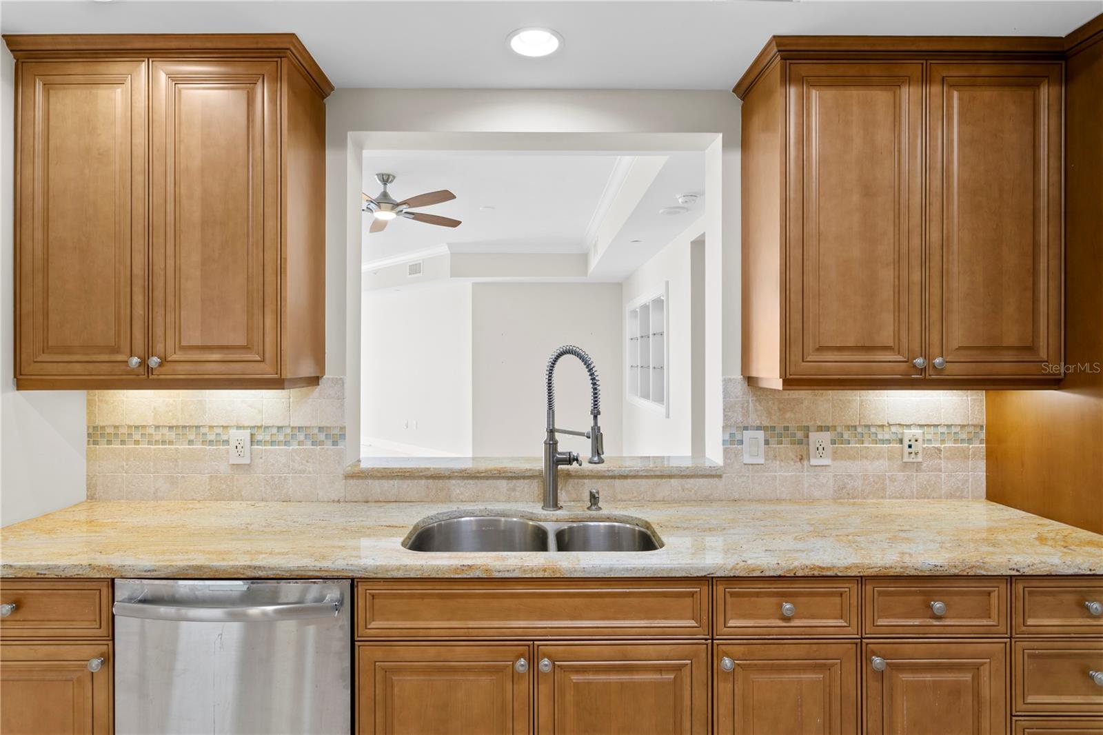 PARKSHORE PLAZA CONDO - Residential