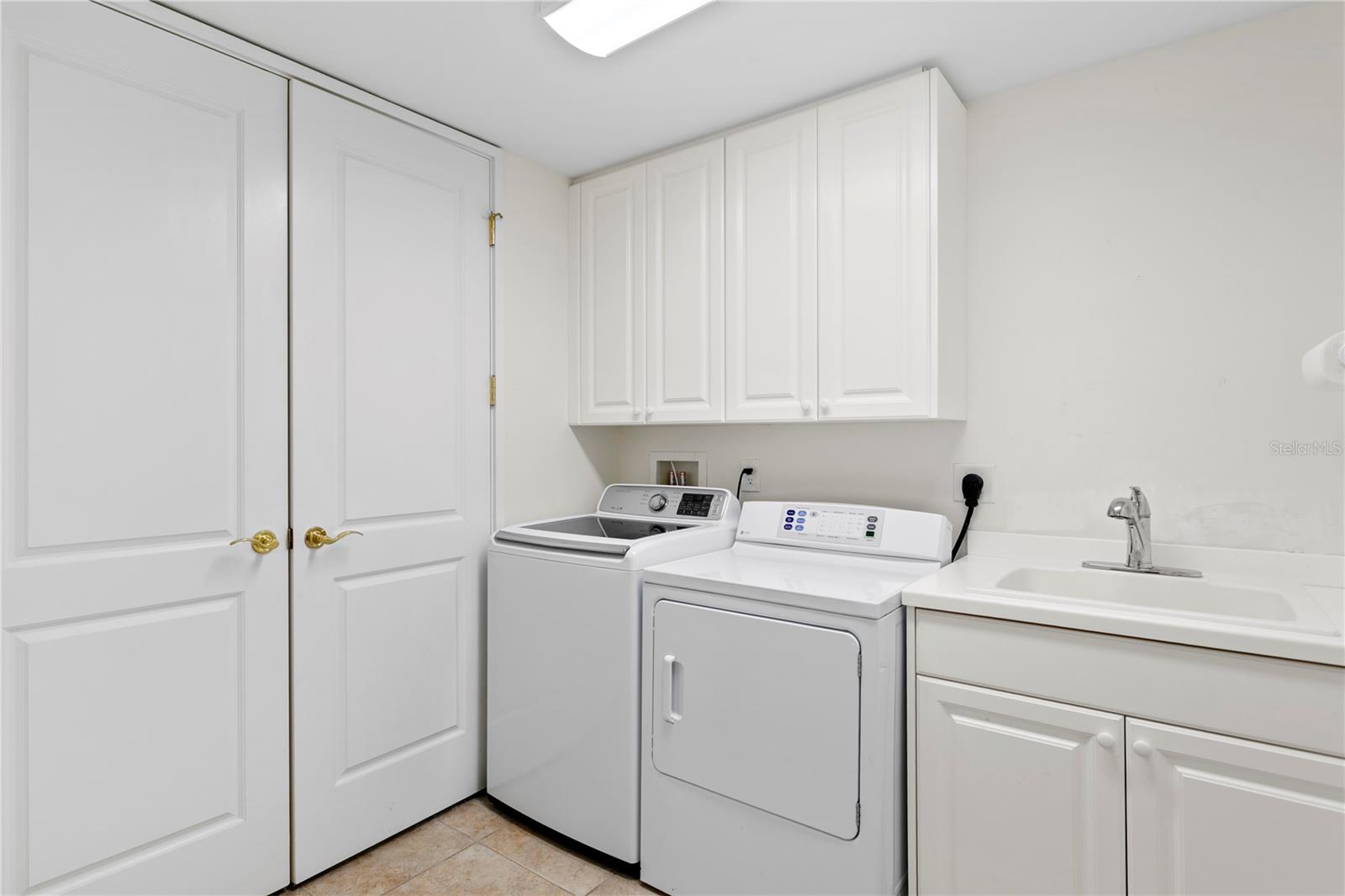 PARKSHORE PLAZA CONDO - Residential