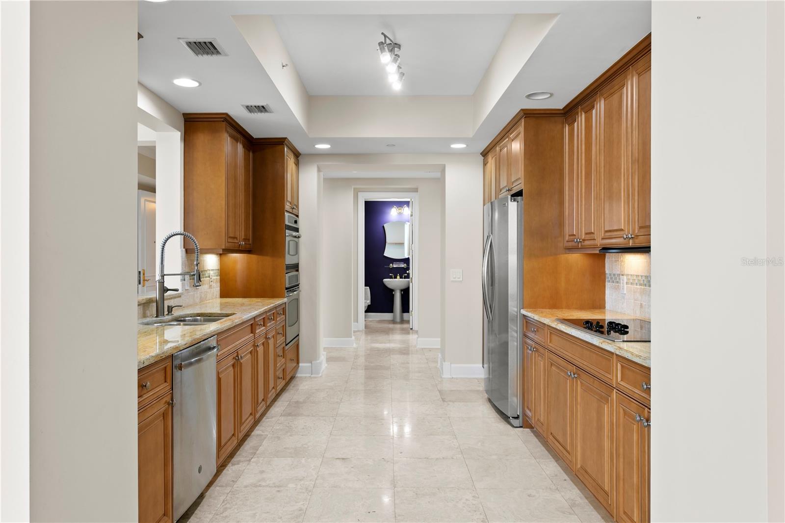 PARKSHORE PLAZA CONDO - Residential