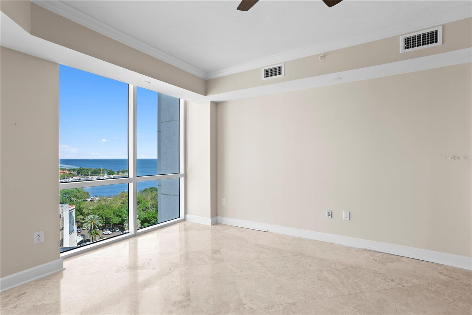 PARKSHORE PLAZA CONDO - Residential