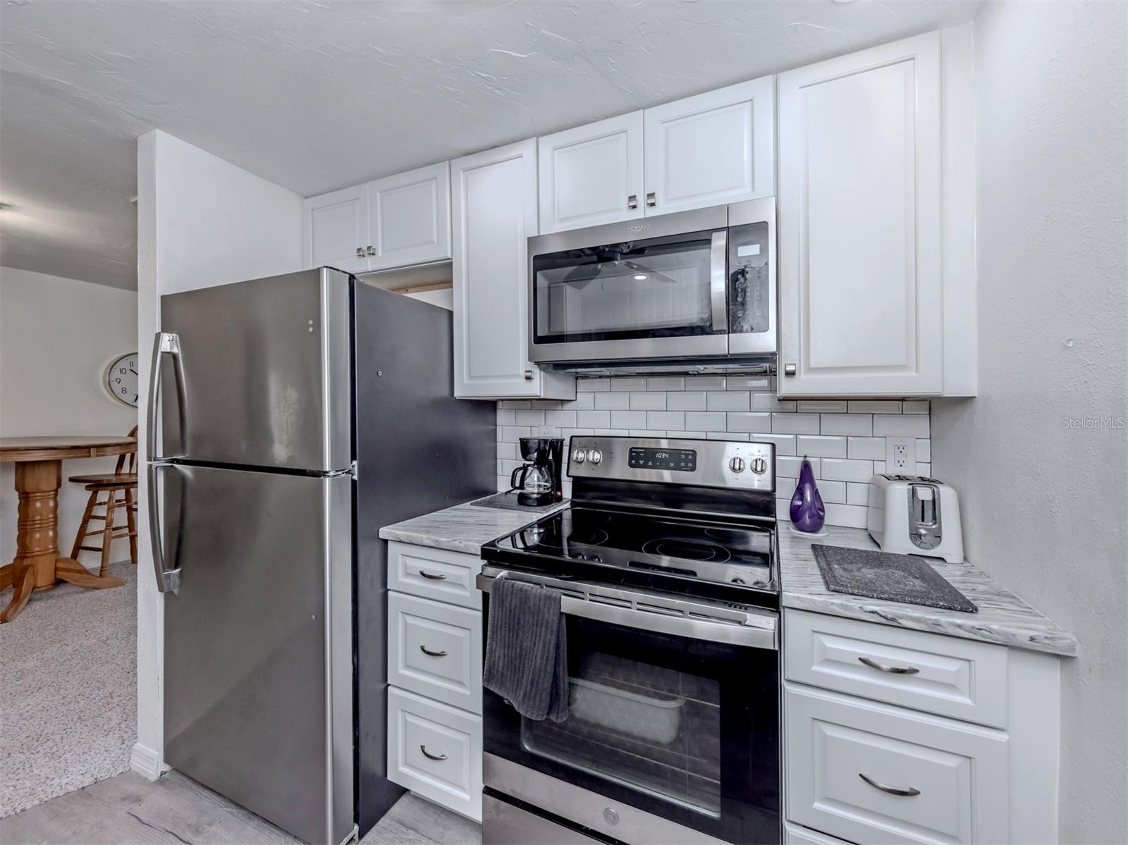 SOUTH VENICE - Residential