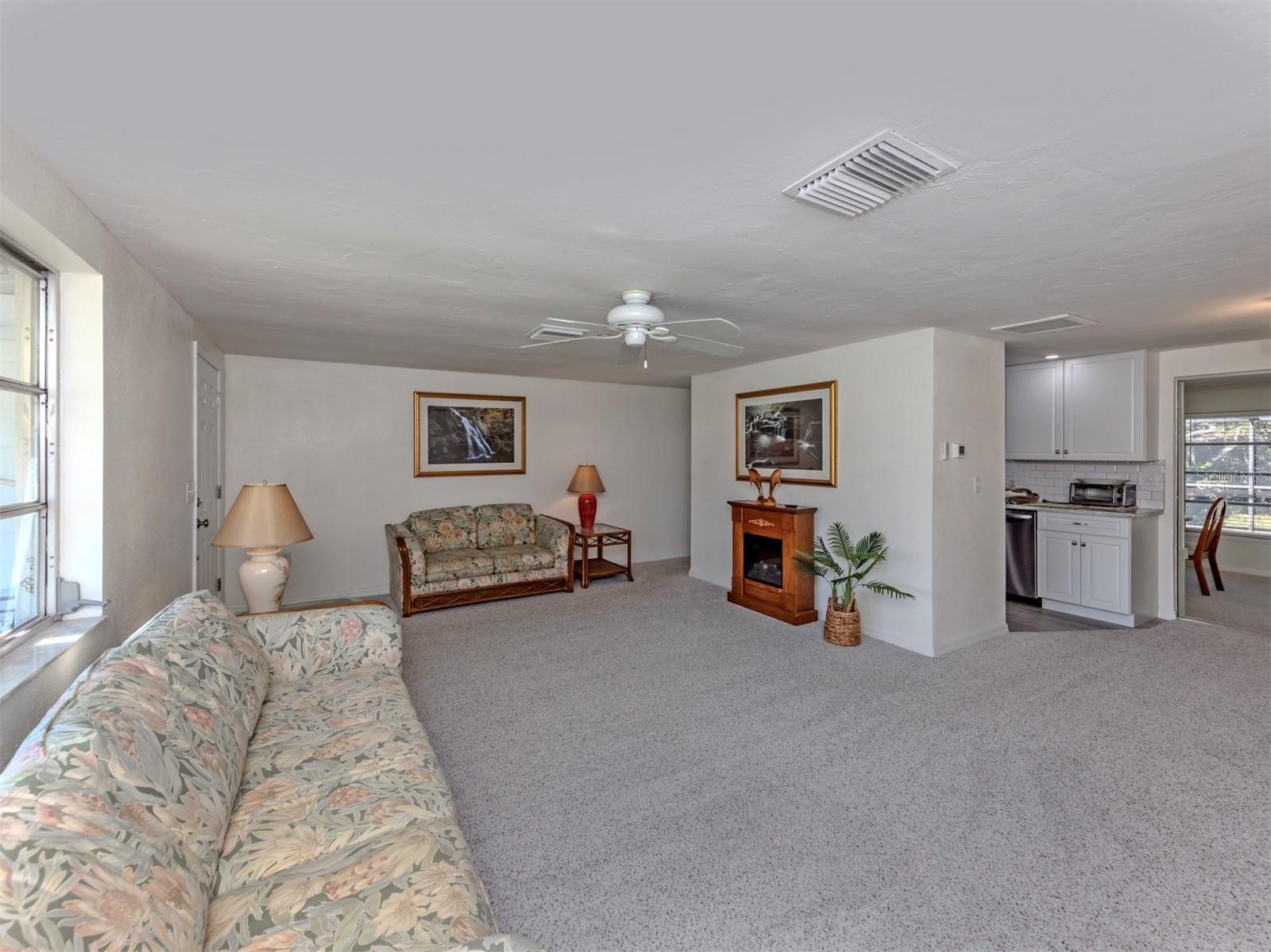 SOUTH VENICE - Residential