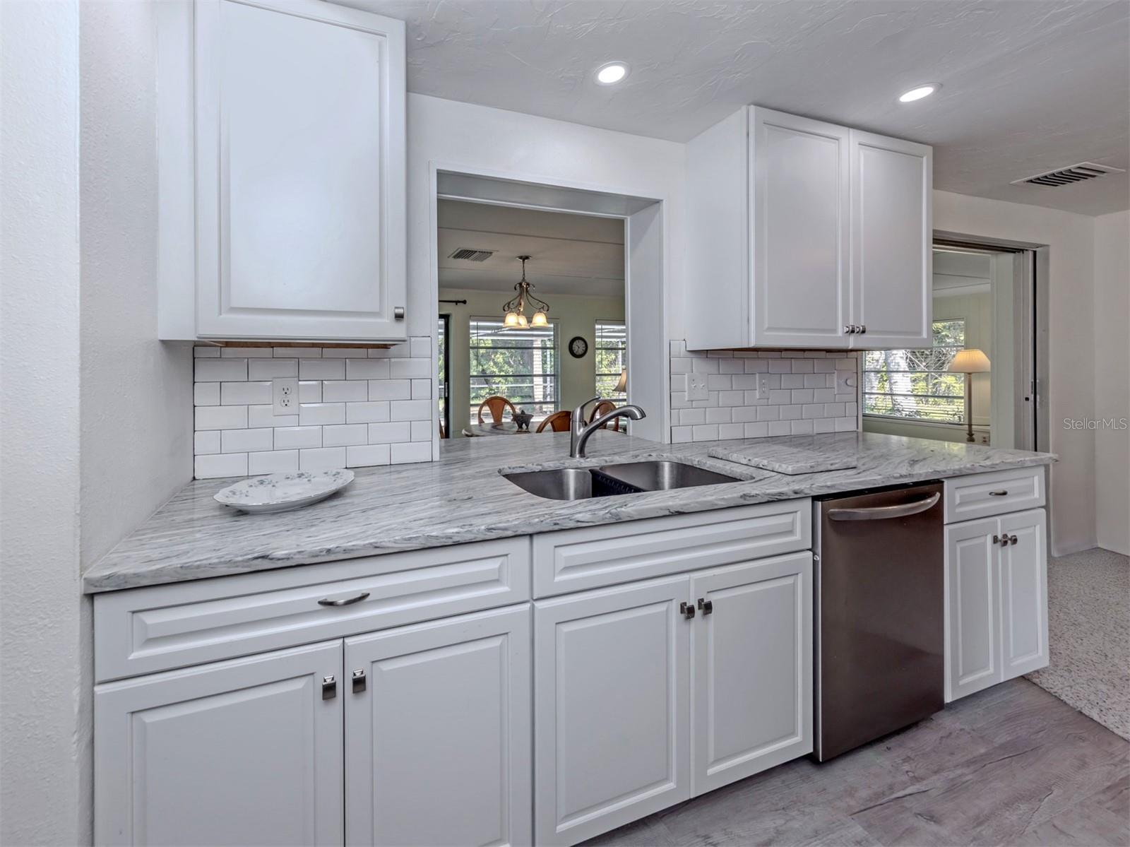 SOUTH VENICE - Residential