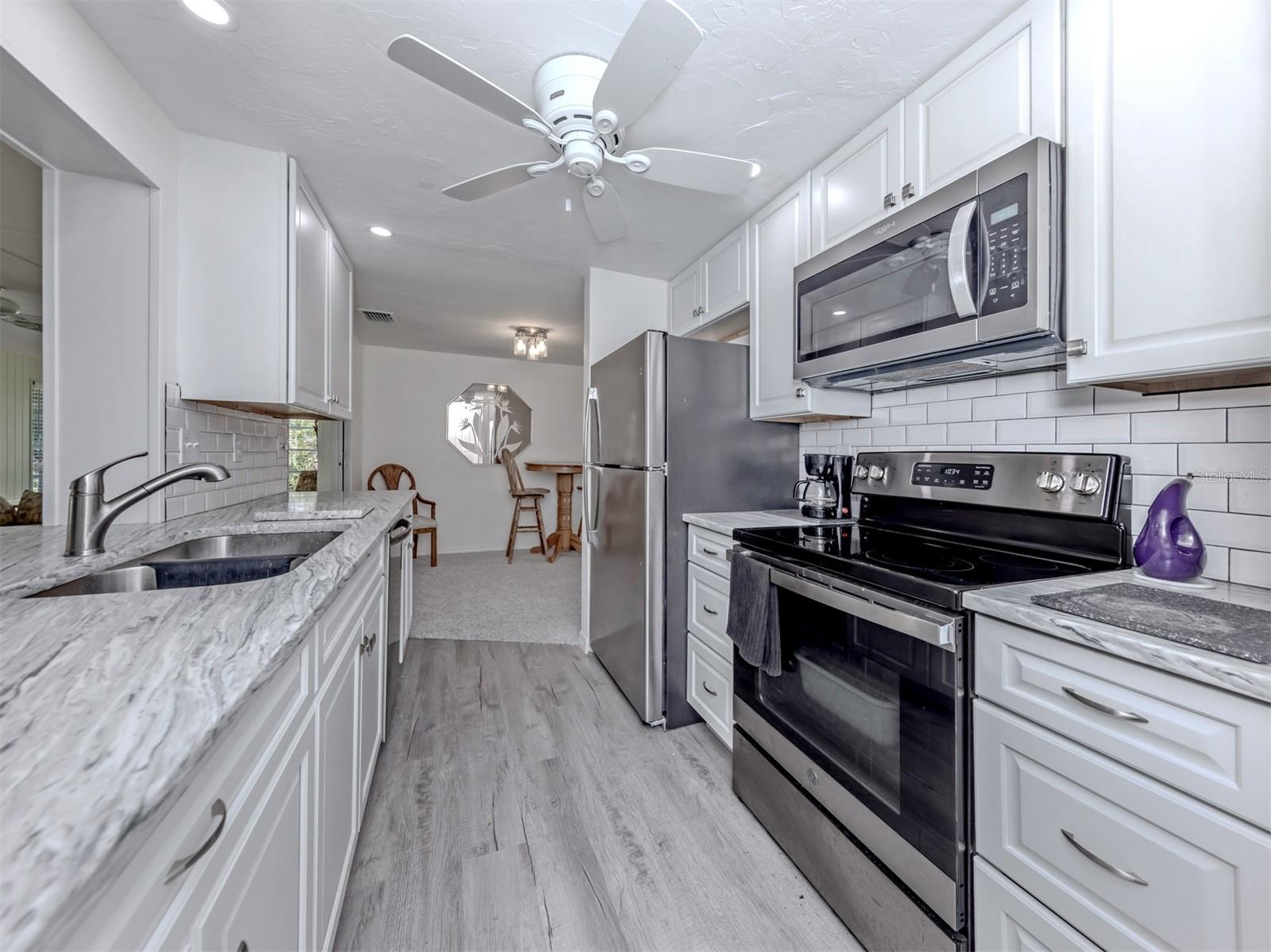 SOUTH VENICE - Residential