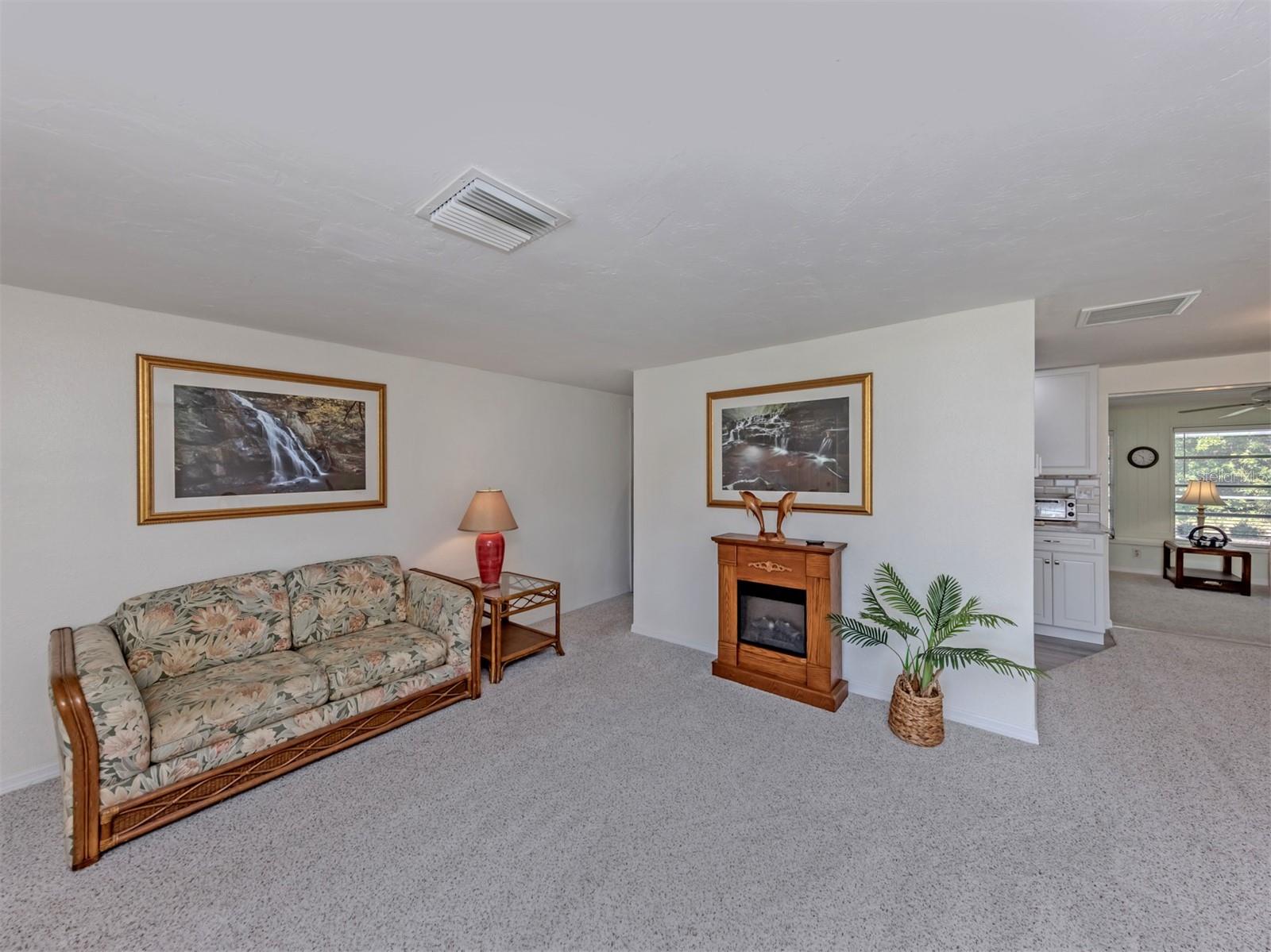 SOUTH VENICE - Residential