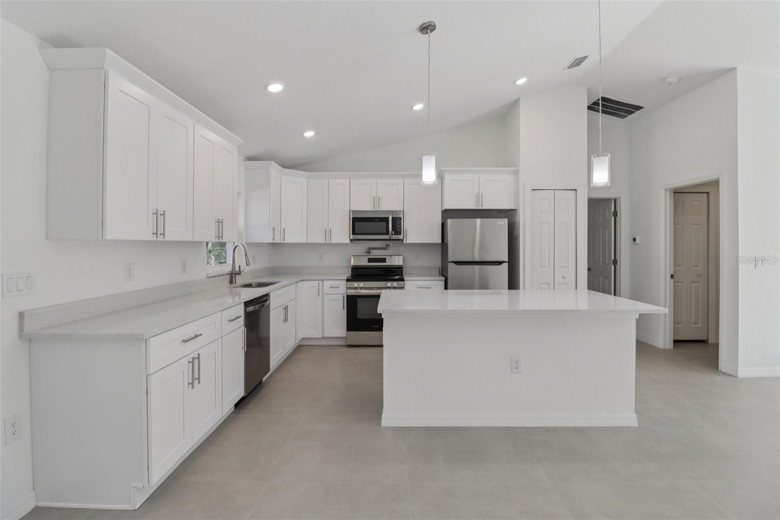 SILVER SPGS SHORES UN #44 - Residential