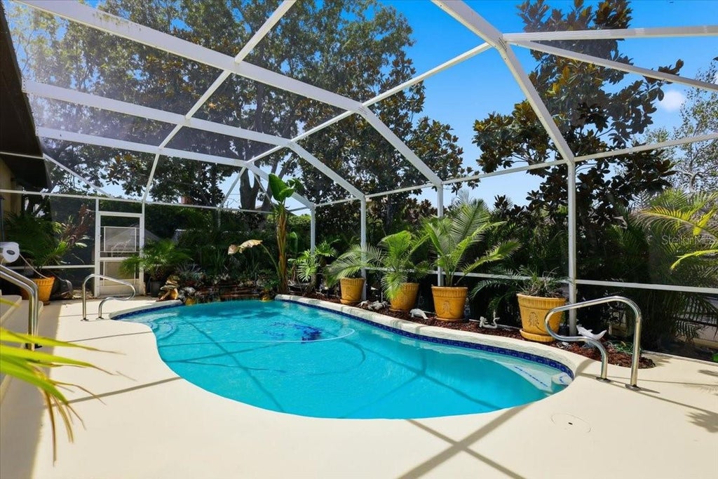Photo of 25 Cottonwood Court, Palm Coast, FL 32137 (MLS # FC319069)