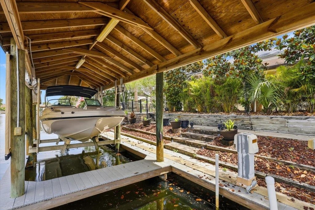 Photo of 25 Cottonwood Court, Palm Coast, FL 32137 (MLS # FC319069)