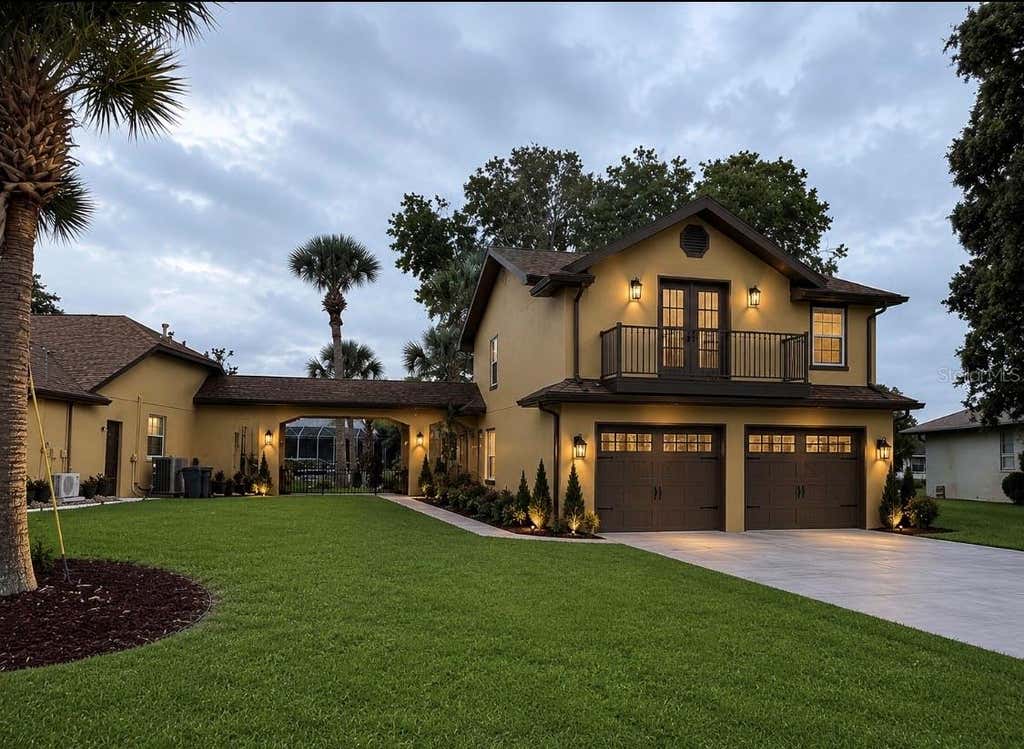 Photo of 25 Cottonwood Court, Palm Coast, FL 32137 (MLS # FC319069)