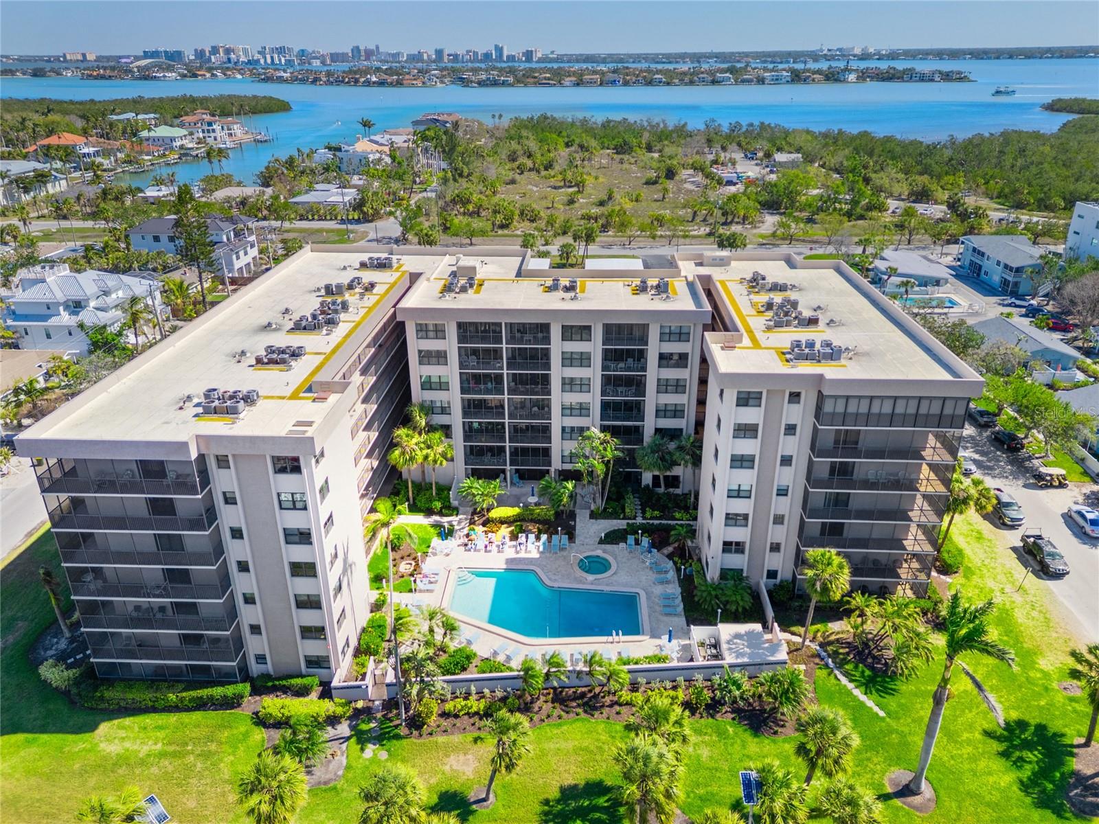 LIDO TOWERS - Residential