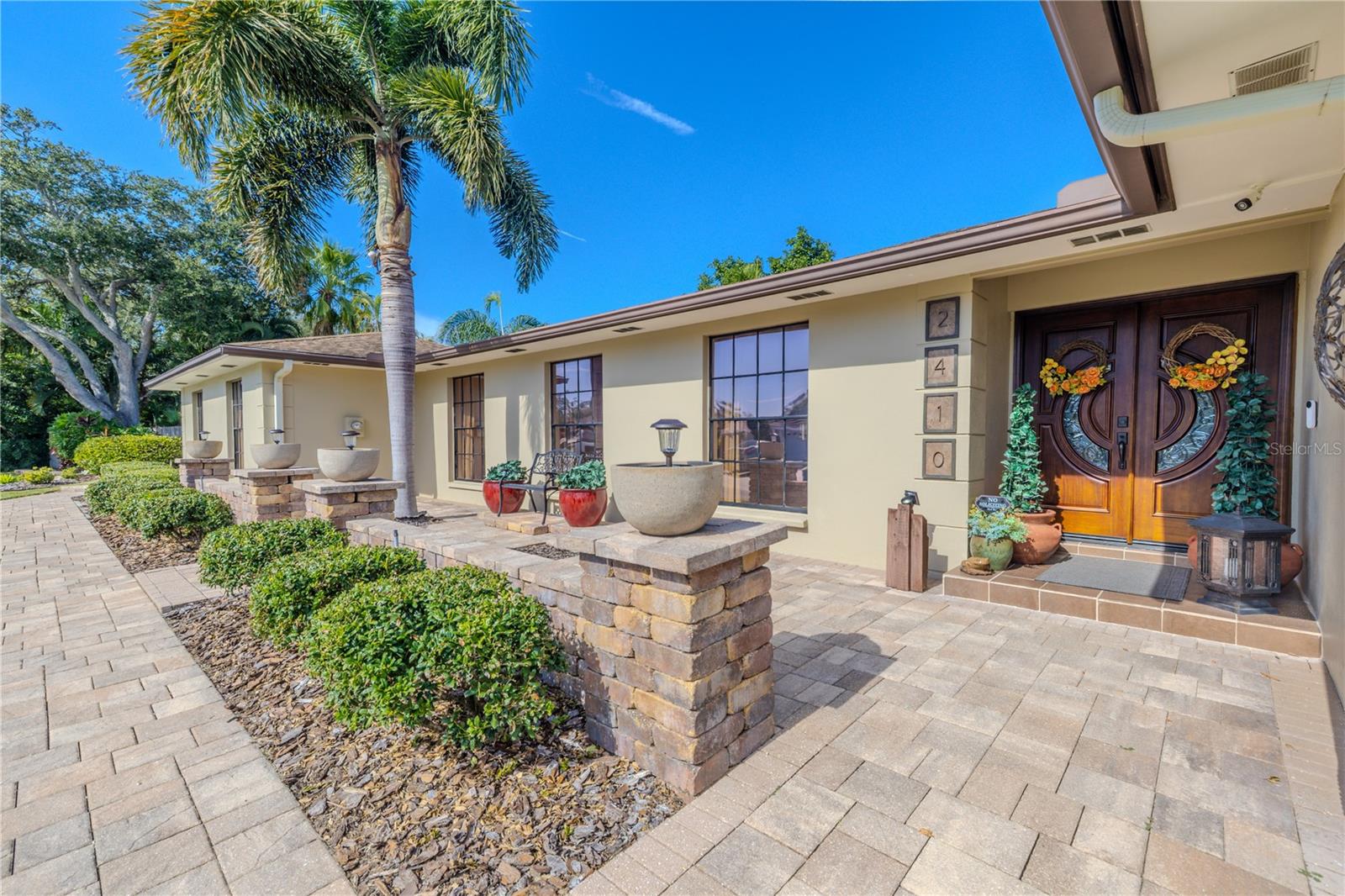 2410 OLD COACH TRAIL