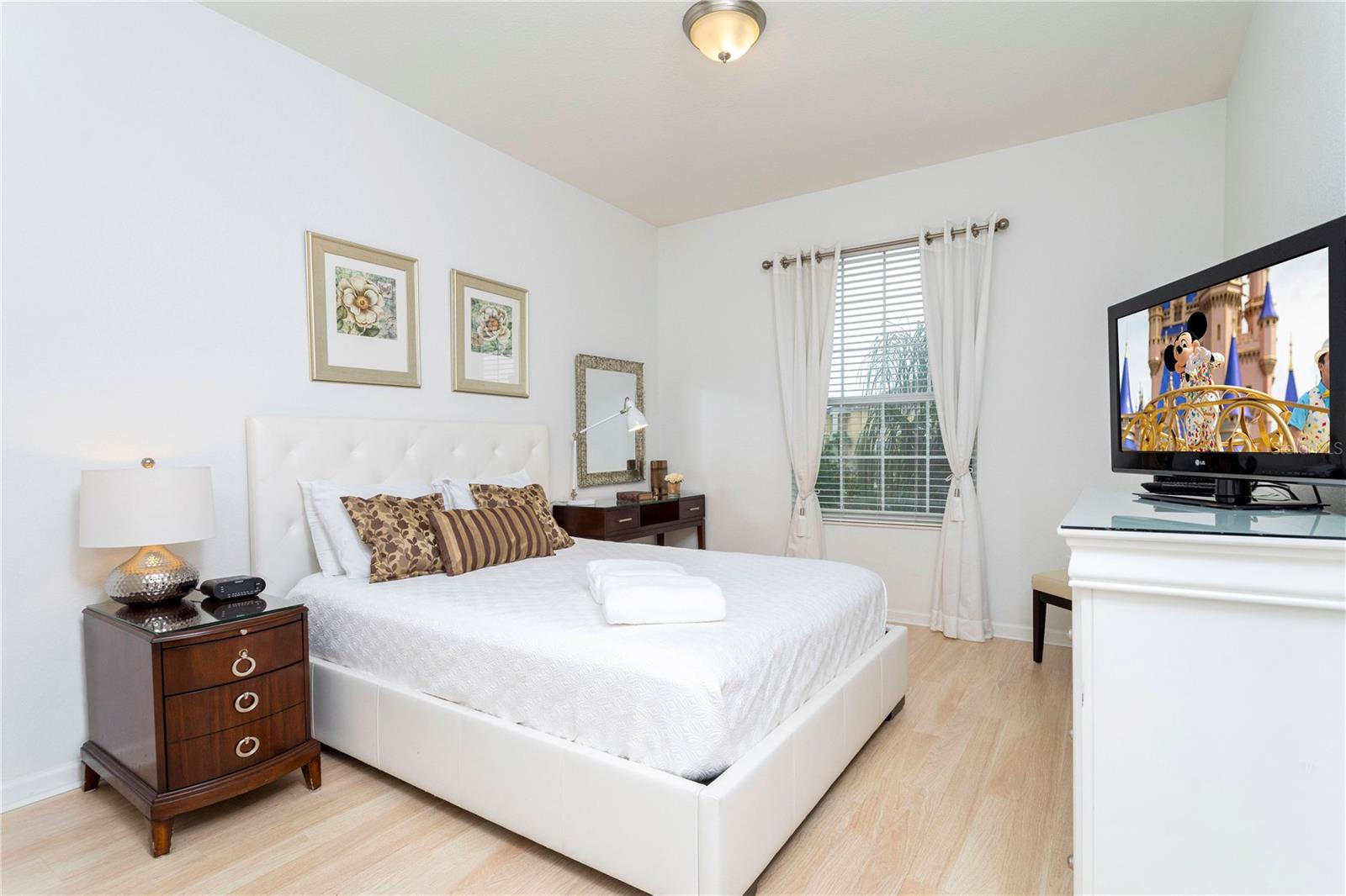 VISTA CAY AT HARBOR SQUARE CONDO PH 8 - Residential