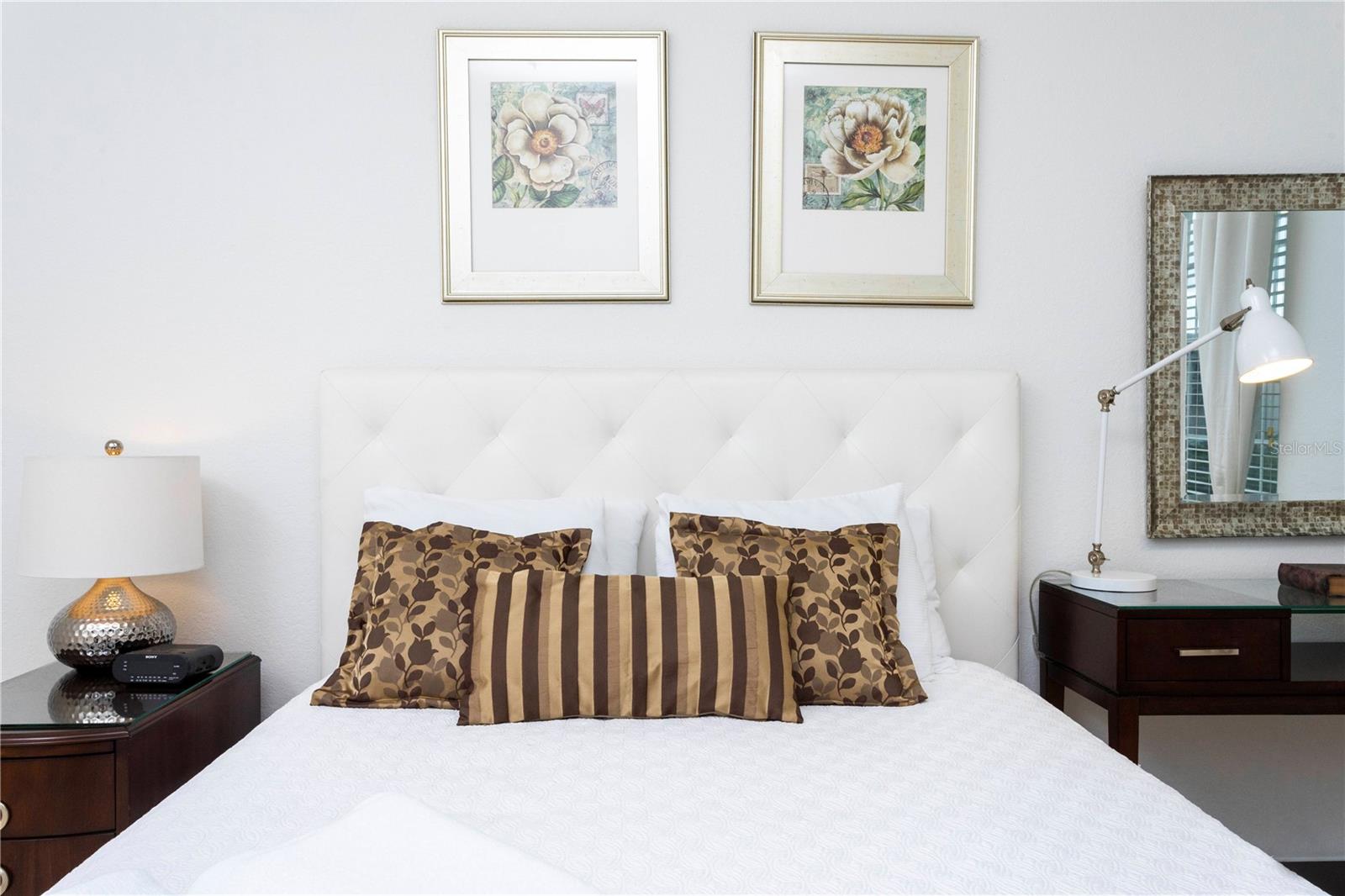 VISTA CAY AT HARBOR SQUARE CONDO PH 8 - Residential