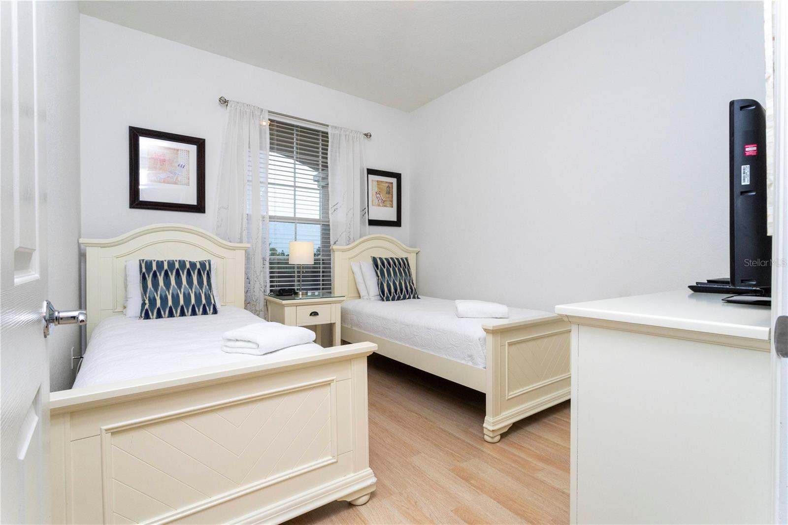 VISTA CAY AT HARBOR SQUARE CONDO PH 8 - Residential